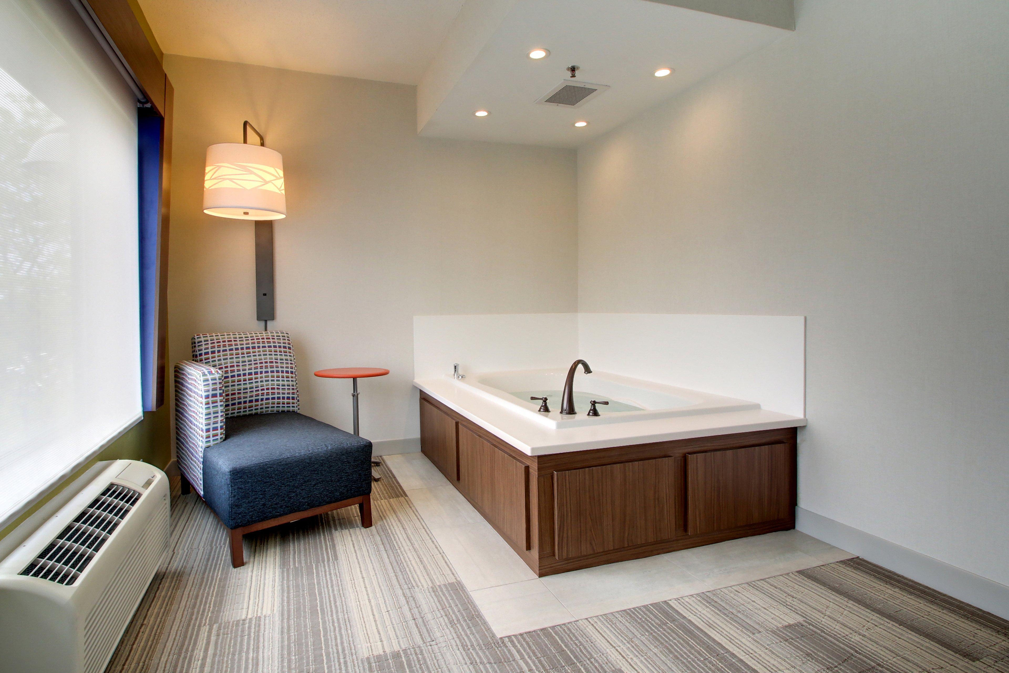 Holiday Inn Express & Suites Aurora - Naperville By Ihg Dış mekan fotoğraf